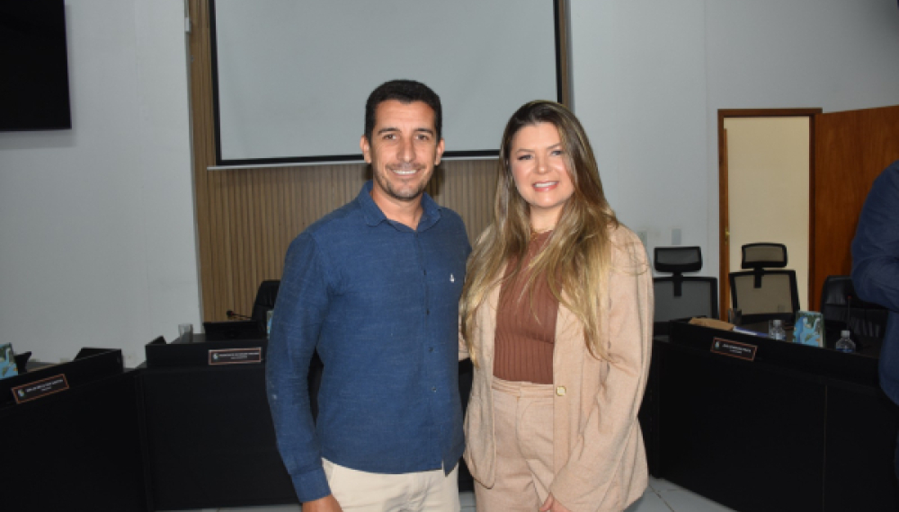 São Sebastião do Oeste empossa primeira prefeita de sua história