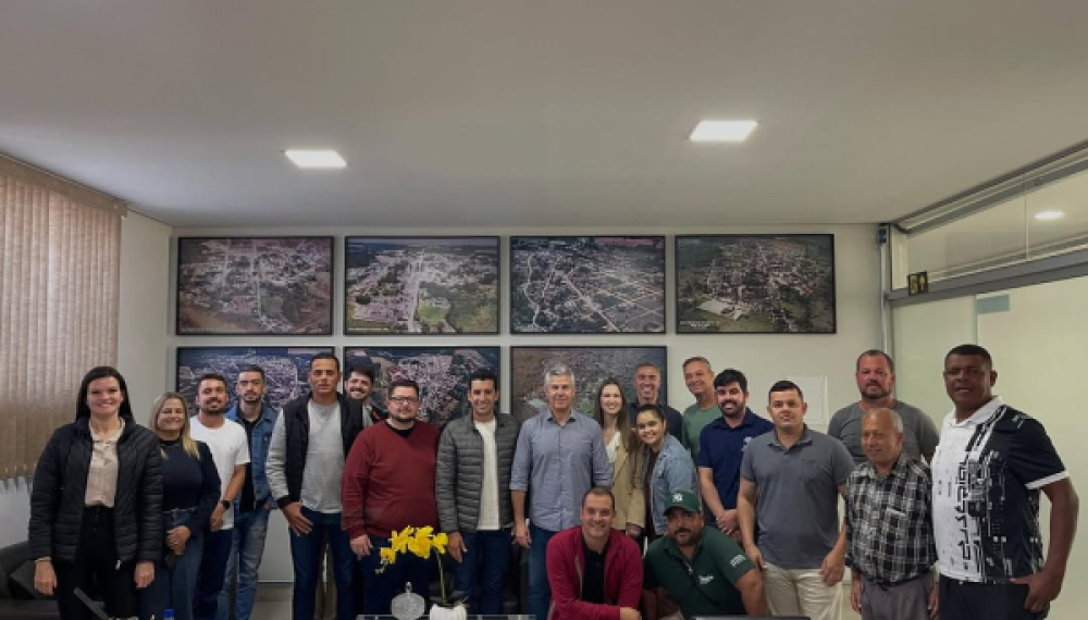 A Prefeitura de São Sebastião do Oeste recebeu, nesta data, a visita dos senhores Margonari Marcos e Jaderson Braga, gerentes de Assuntos Federativos da Presidência da República.